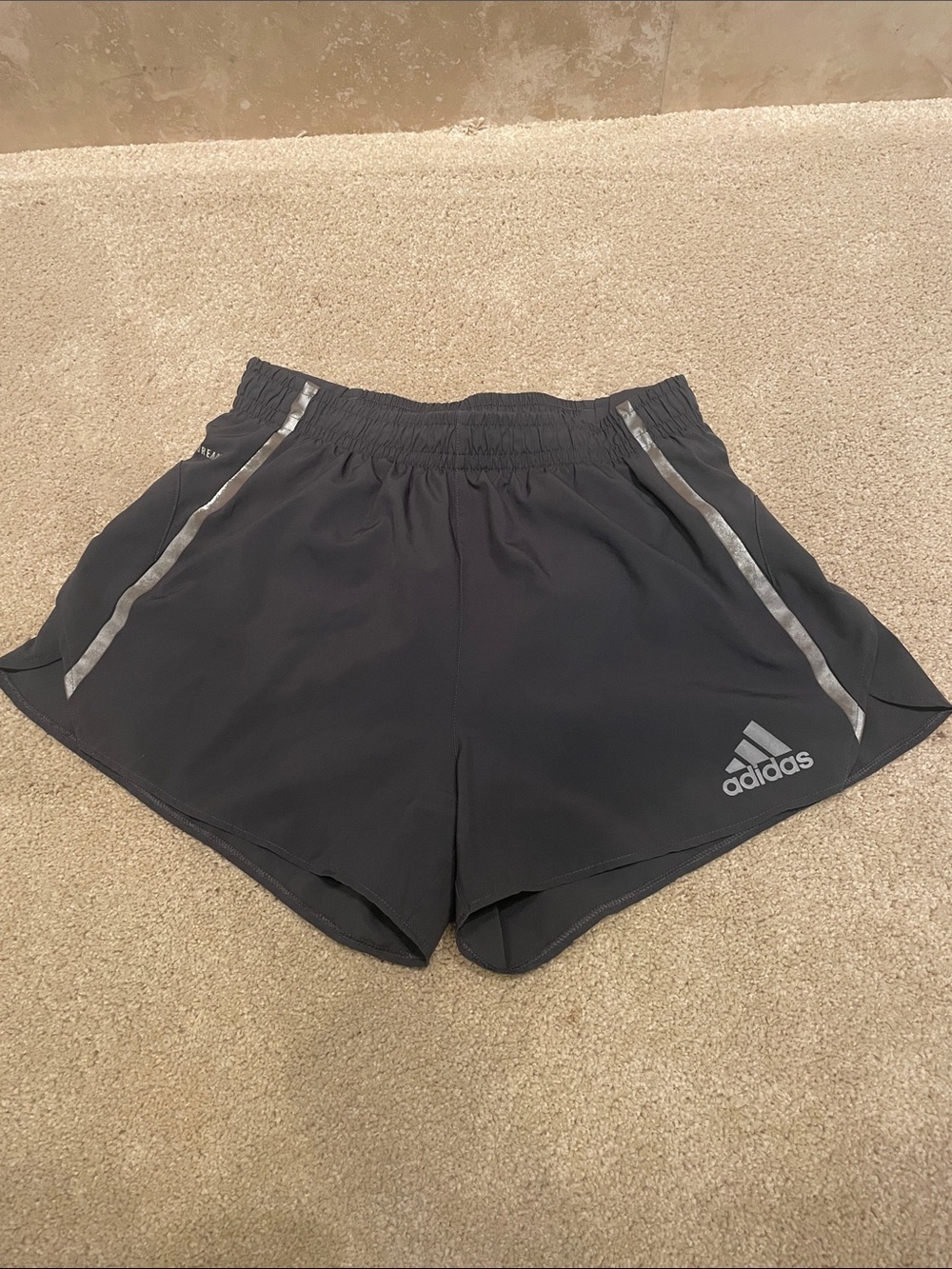 Adidas dark gray aeroready 3” brief lined running shorts, men’s size S